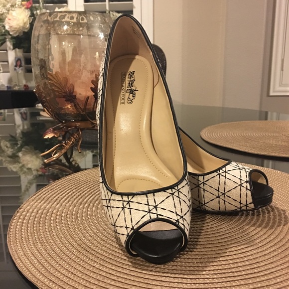 Beautiful black & cream heels - Picture 2 of 7